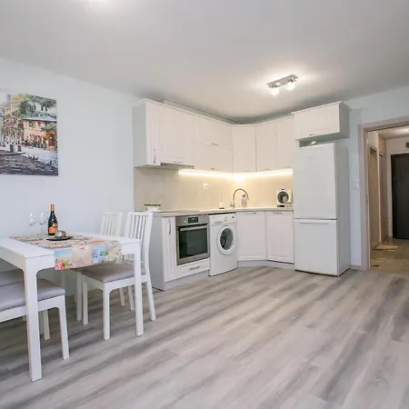 The Sun Loves - Right Beside The Park! Appartement Sandanski